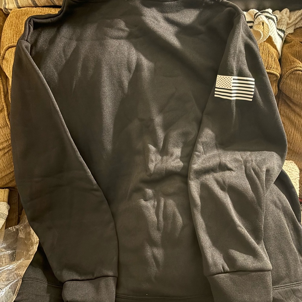 2nd amendment Sweatshirt.  New - Picture 2 of 3